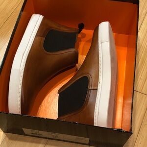 Magnanni brea 2 leather slip on sneakers excellent condition worn once